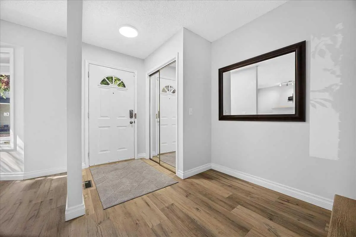 32 Patina Park SW