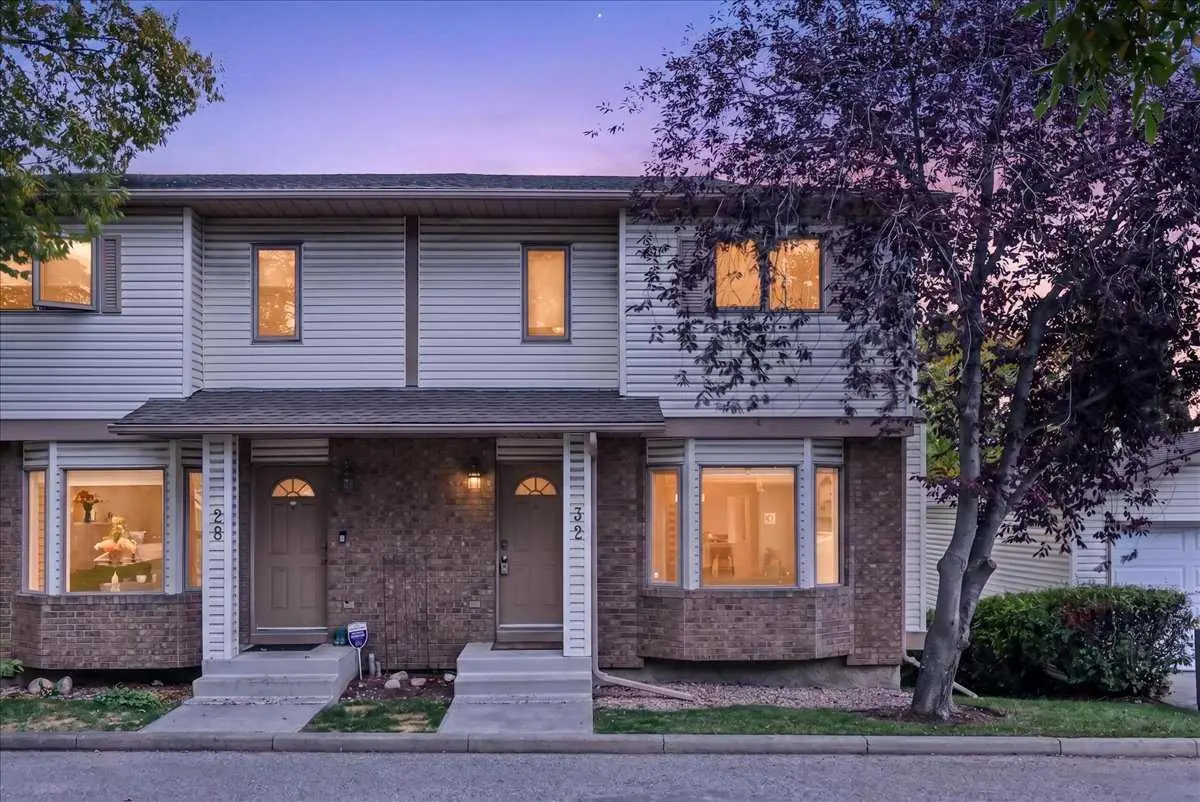 32 Patina Park SW