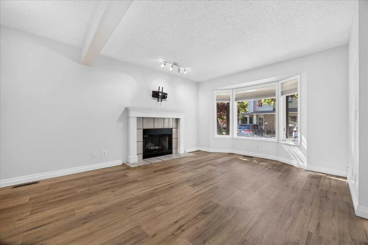 32 Patina Park SW