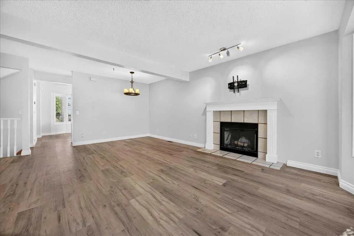 32 Patina Park SW