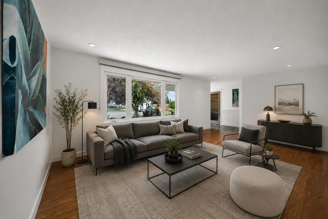 5839 Dalkeith Hill  