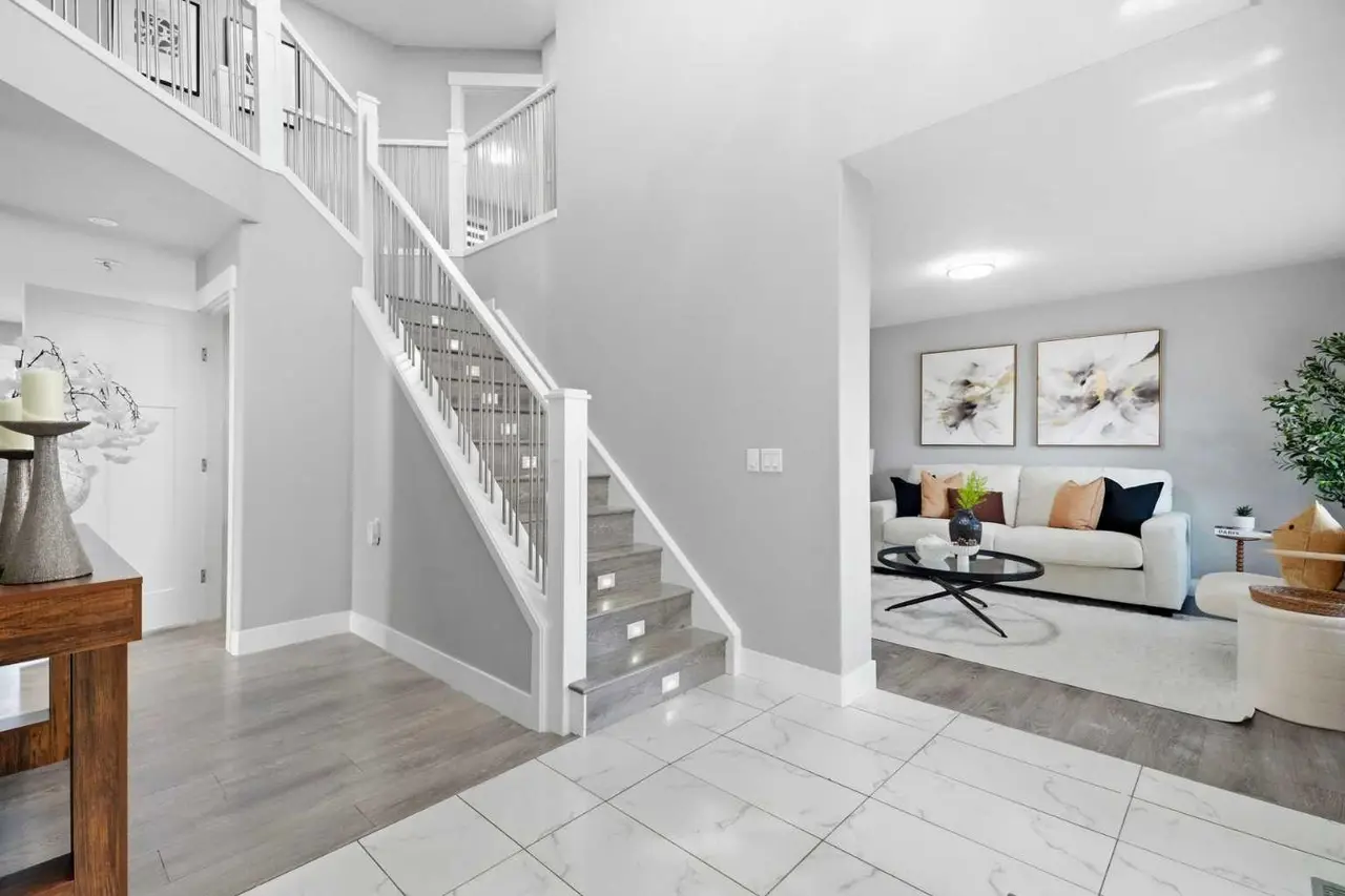 168 West Creek Crescent 