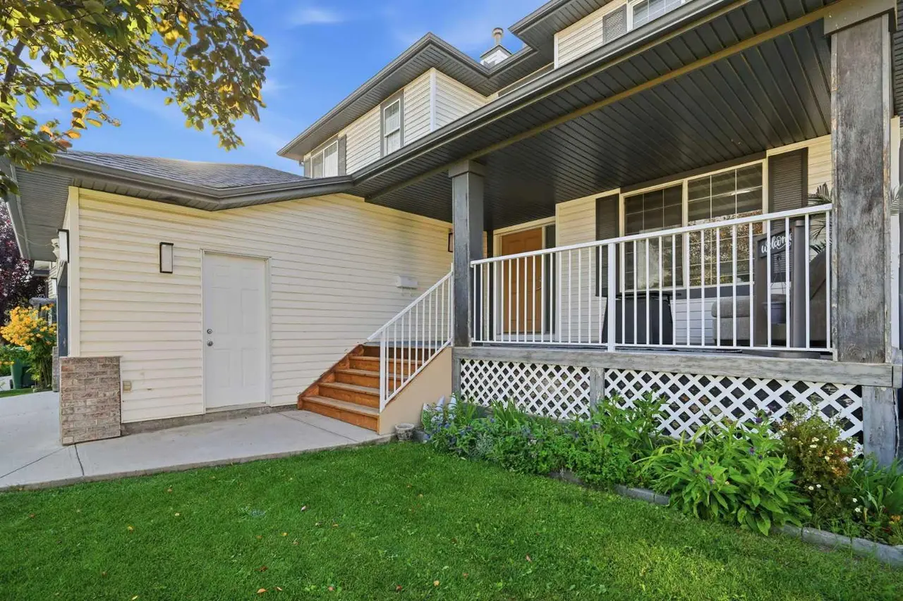 168 West Creek Crescent 