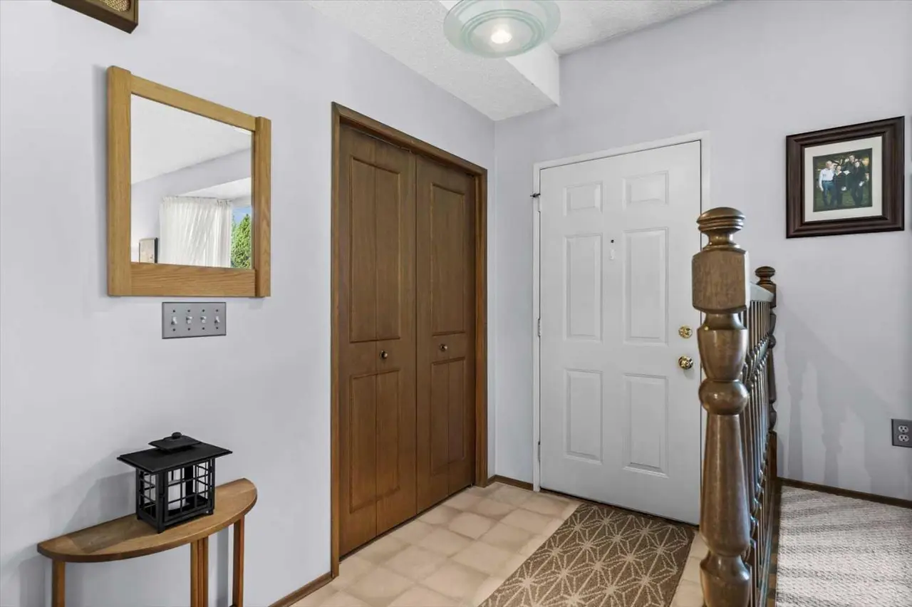 8 Deerbow Circle SE