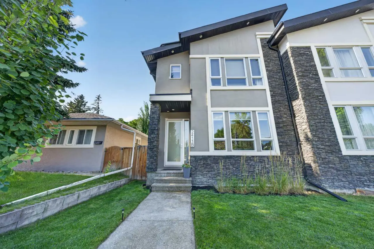 2413B Richmond Road SW