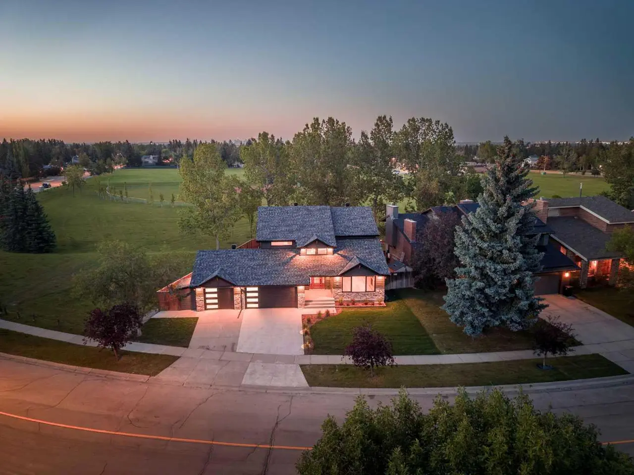 44 Canterbury Drive SW