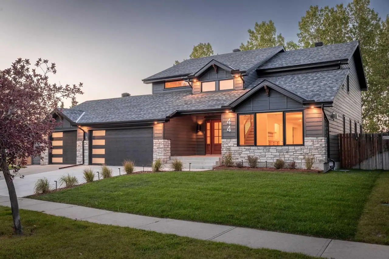 44 Canterbury Drive SW