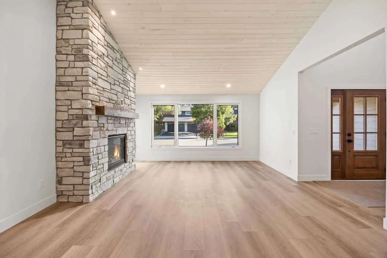 44 Canterbury Drive SW