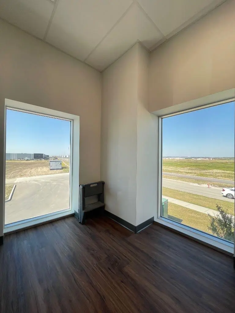 105, 12318 Barlow Trail NE