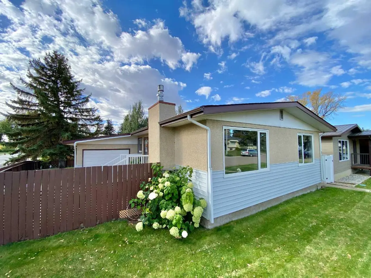 3 Lake Bevan Drive E