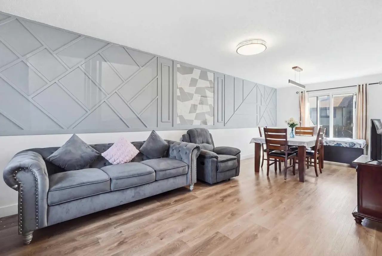 40 Pinecliff Close 