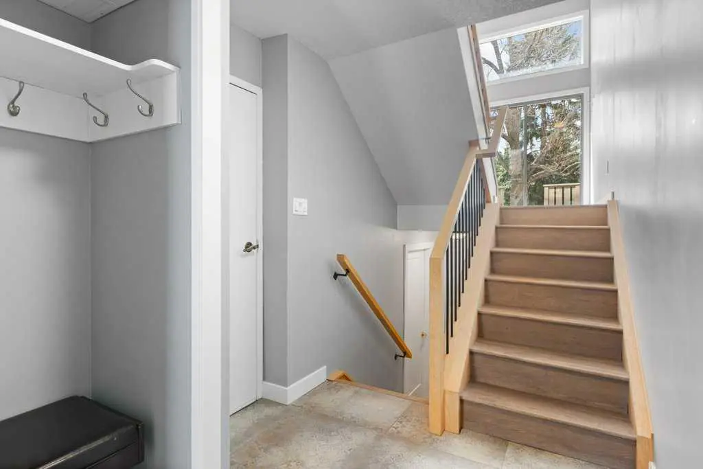 3929 Point Mckay Road NW