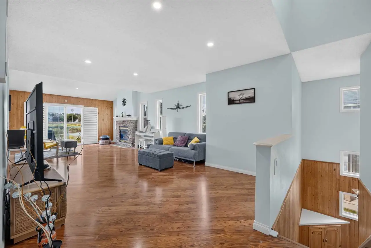 304, 39 Hidden Creek Place NW