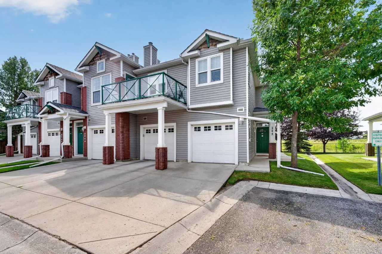 304, 39 Hidden Creek Place NW