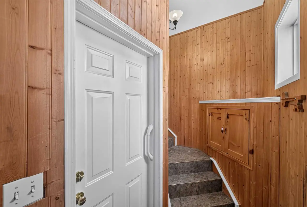 304, 39 Hidden Creek Place NW