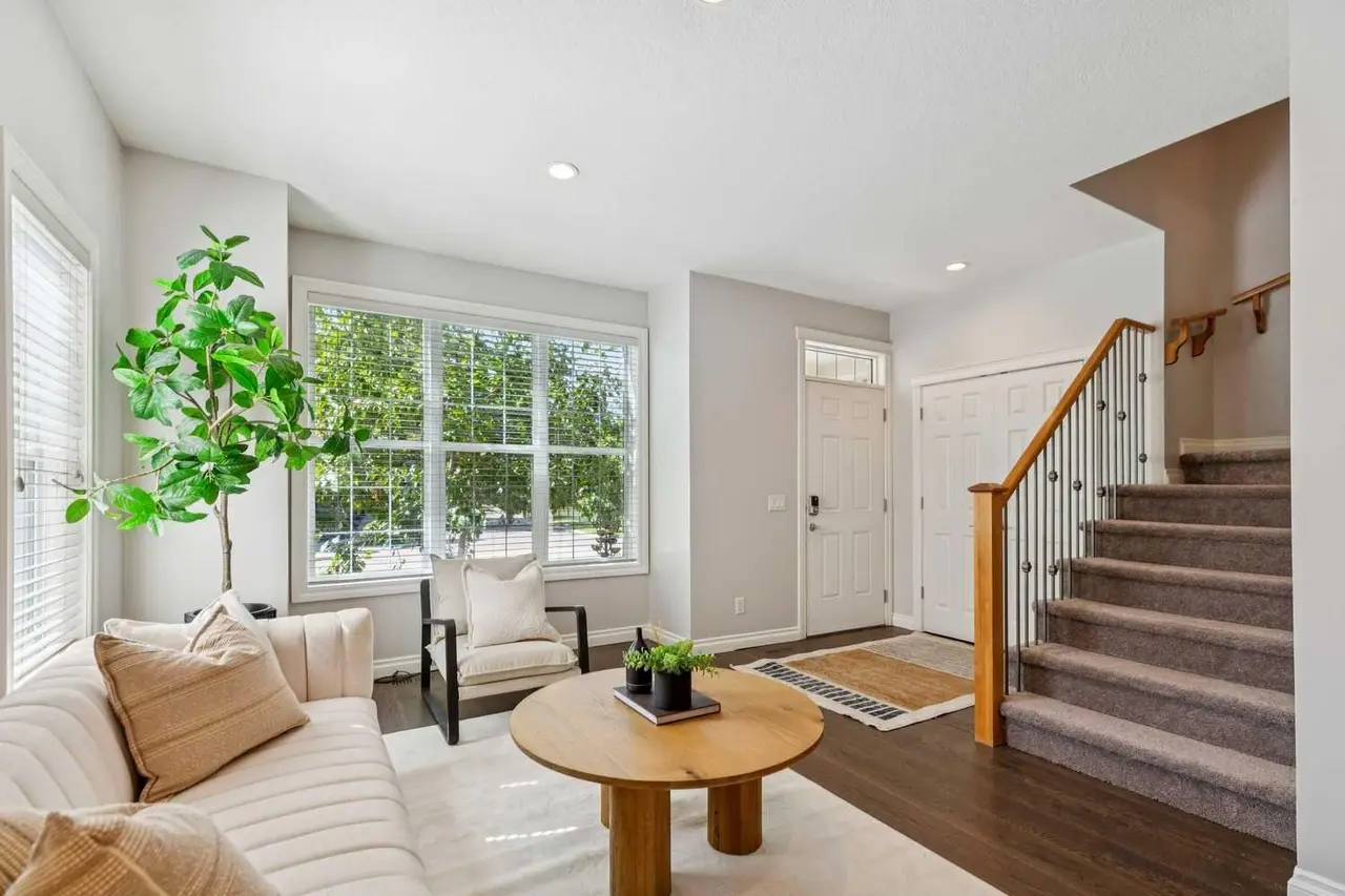 115 Couture Crescent SW