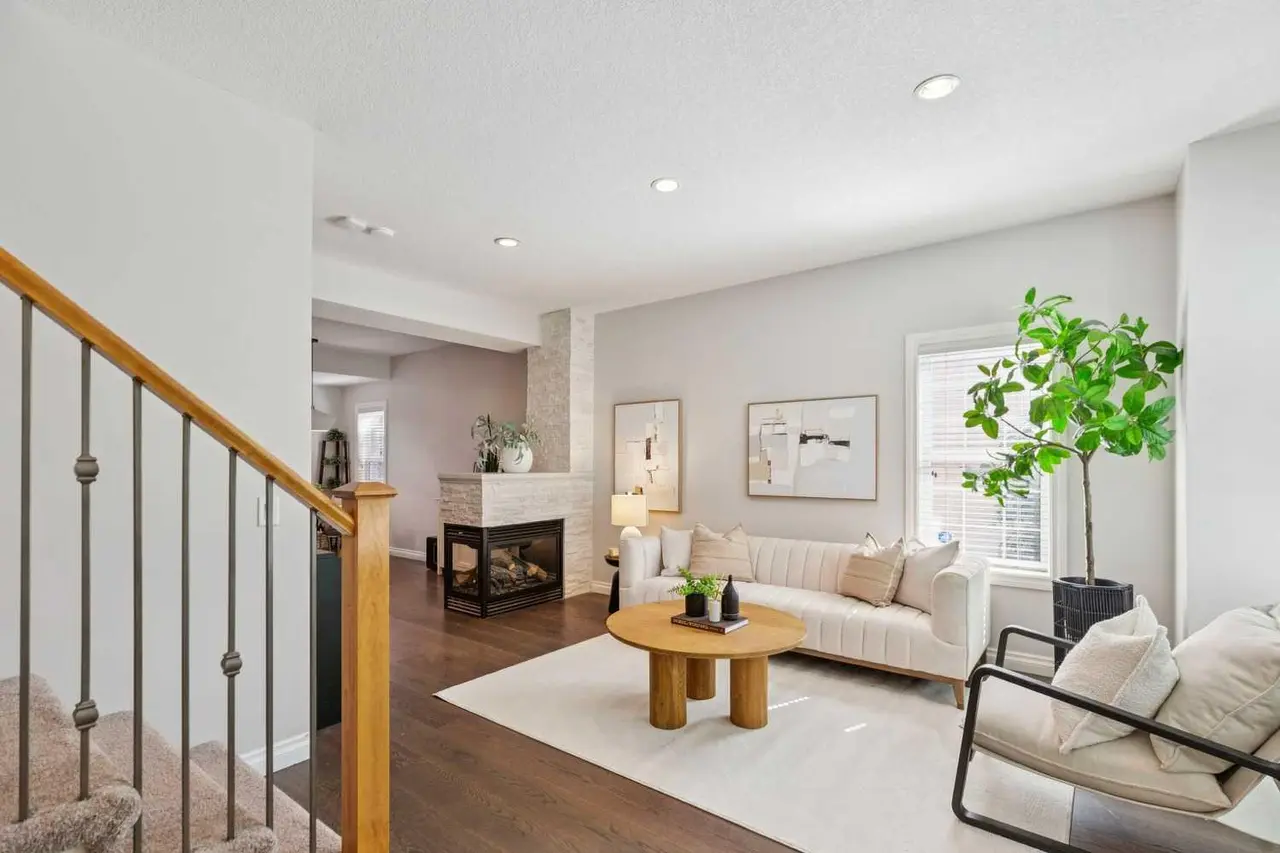 115 Couture Crescent SW