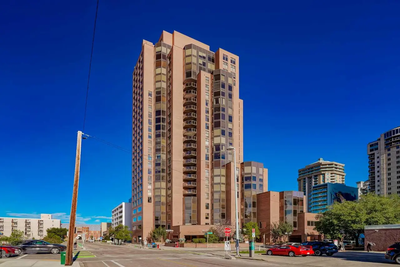 2403, 1100 8 Avenue SW
