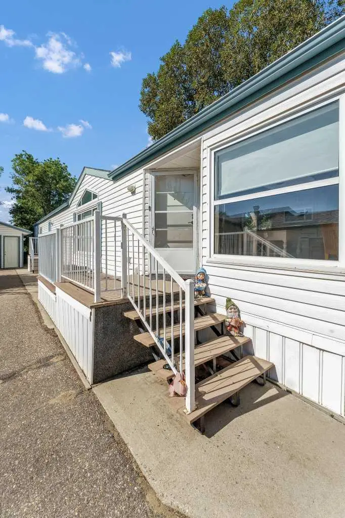 111, 1600 Strachan Road SE
