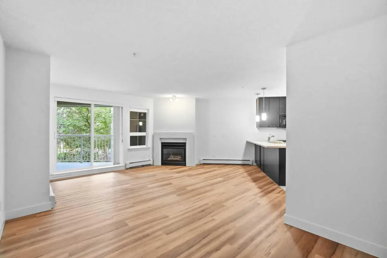 235, 35 Richard Court SW