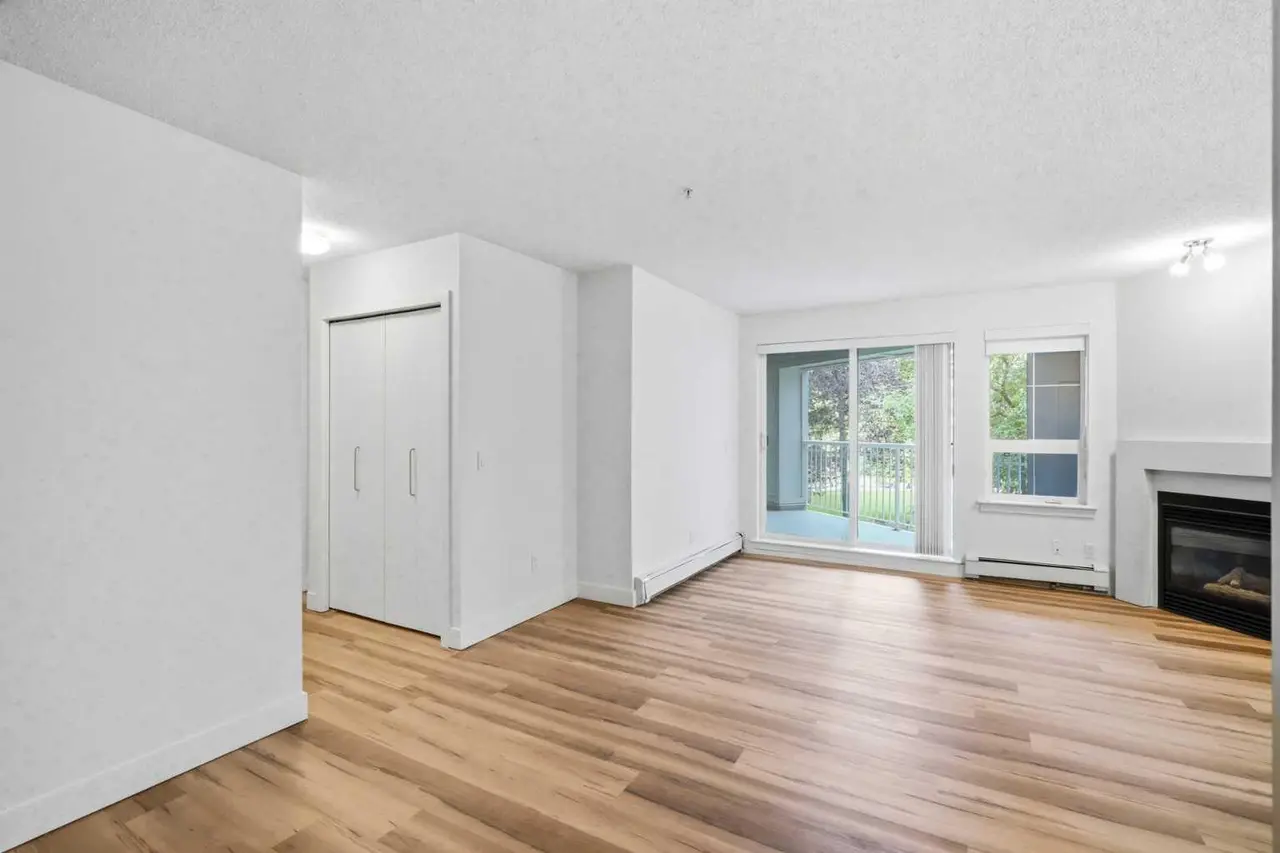 235, 35 Richard Court SW