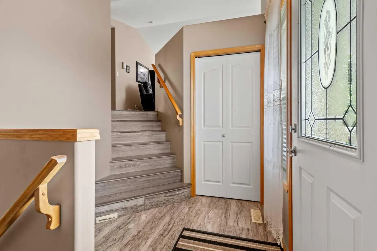 131 Deschner Close 
