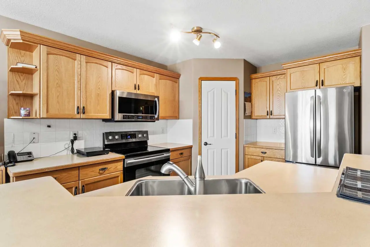 131 Deschner Close 