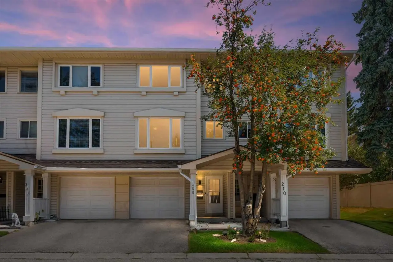 208 Queenston Heights SE