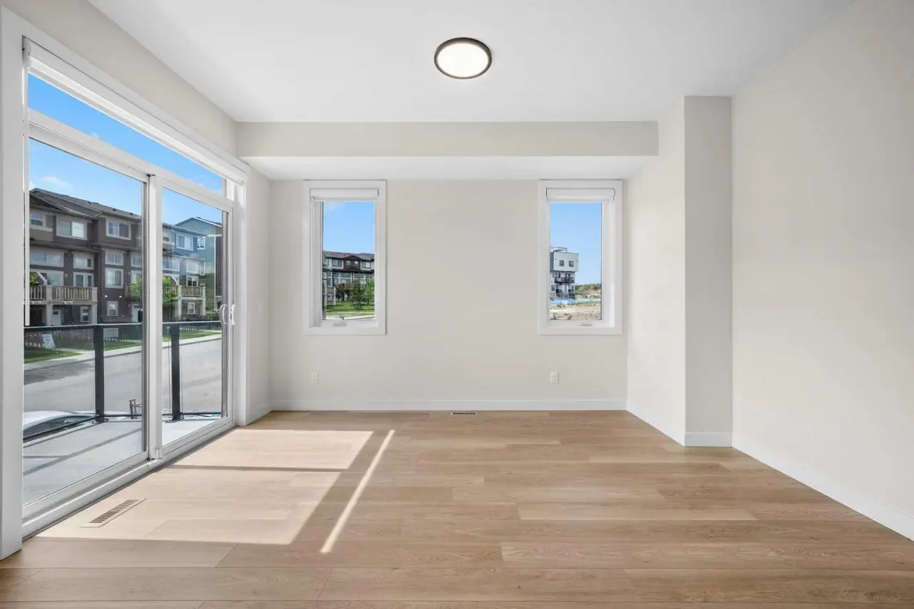 801, 4 Sage Hill Rise NW
