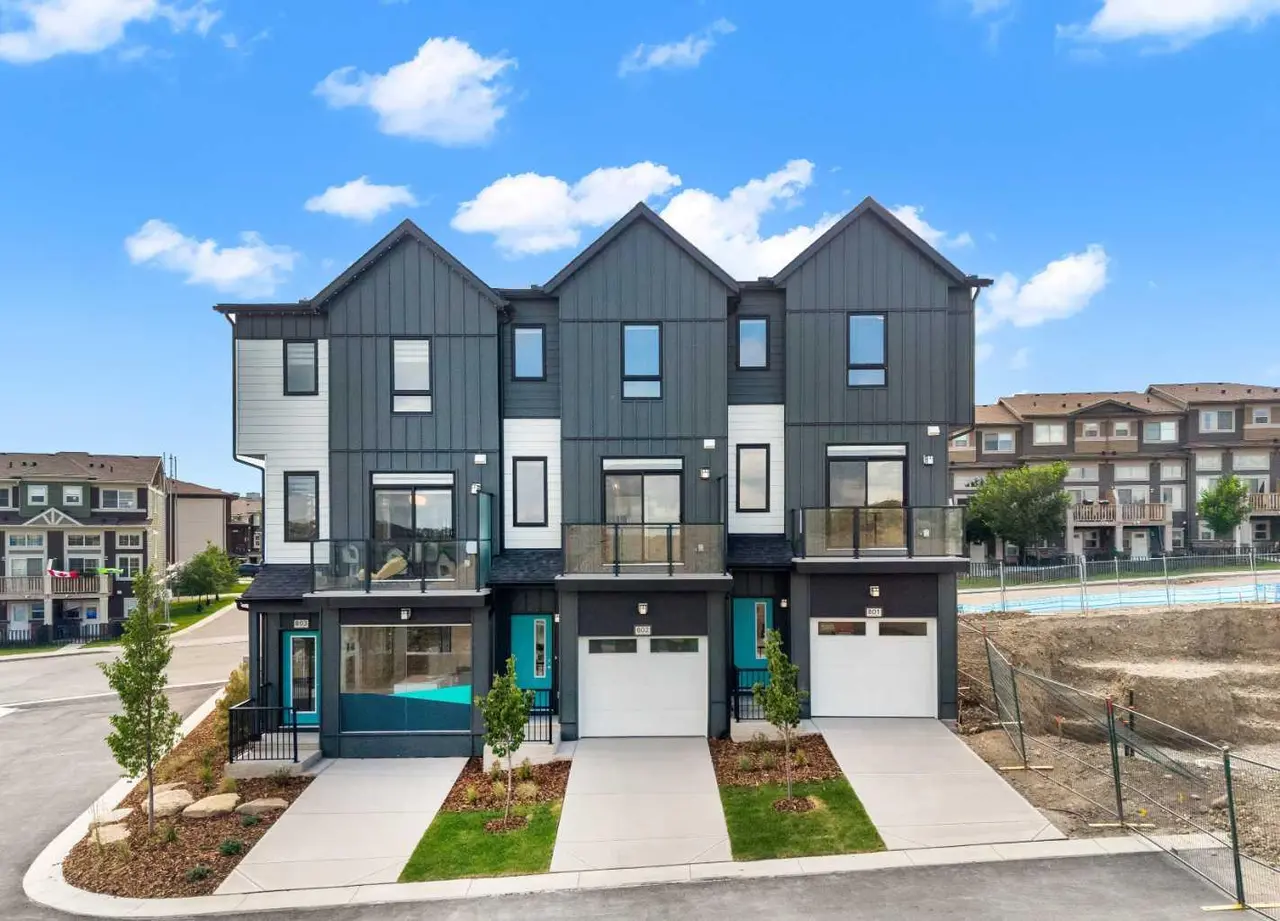 802, 4 Sage Hill Rise NW