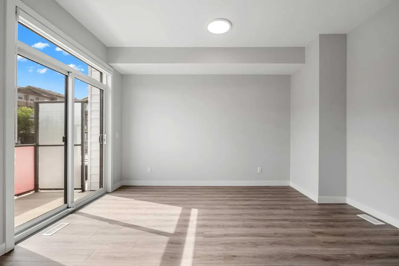 802, 4 Sage Hill Rise NW