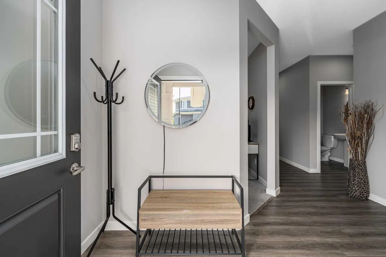 1161 Chinook Gate Bay SW
