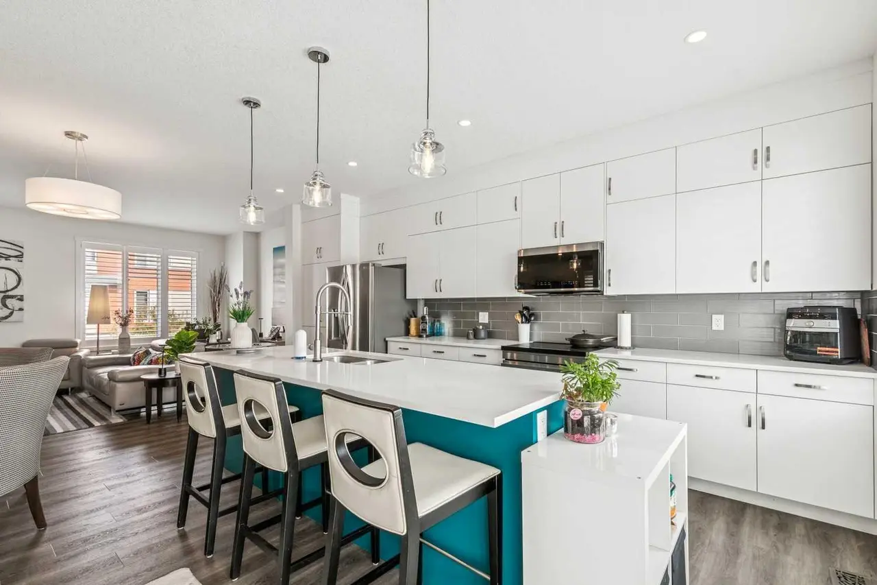 111 Shawnee Common SW