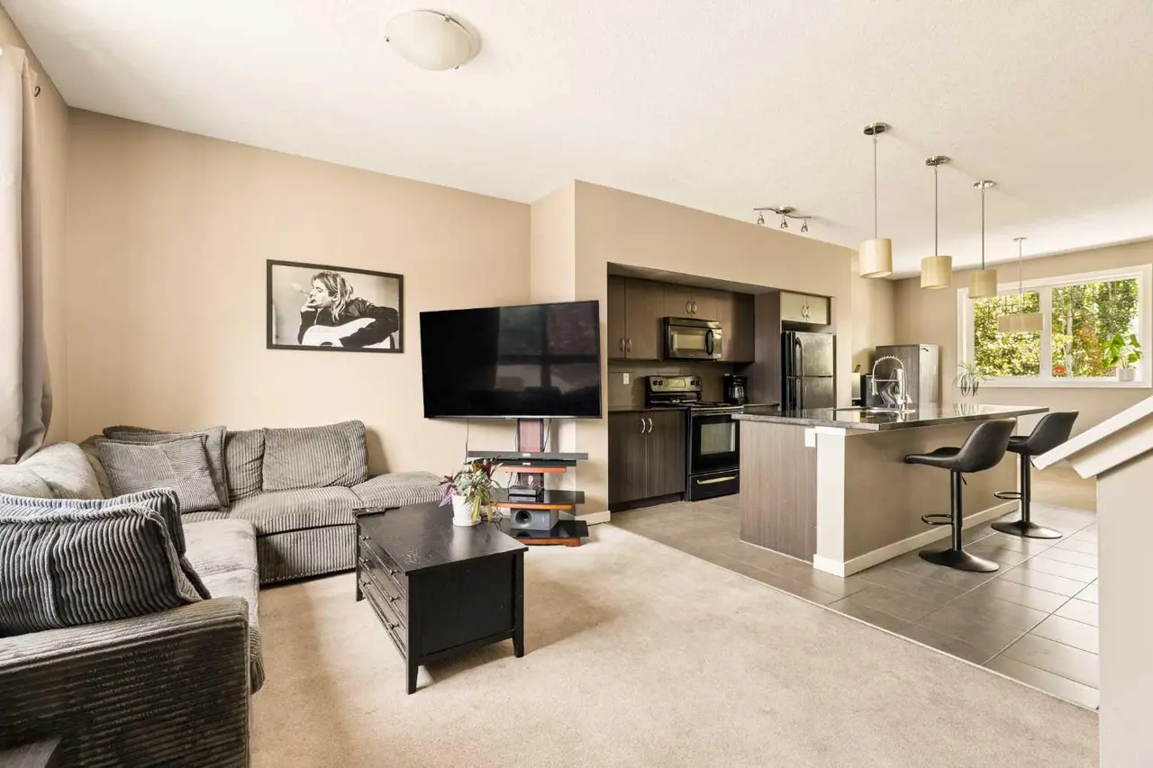 316 Cranfield Common SE