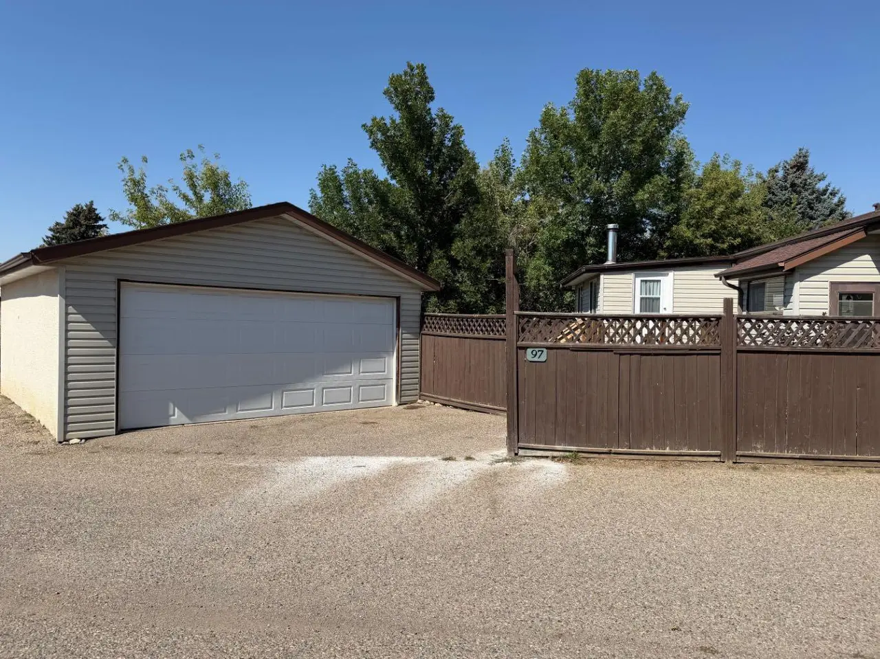 97 Greenview Close N