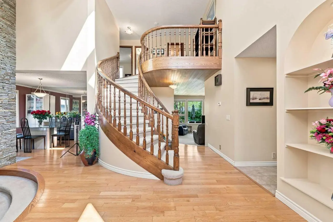 952 Edgemont Road NW