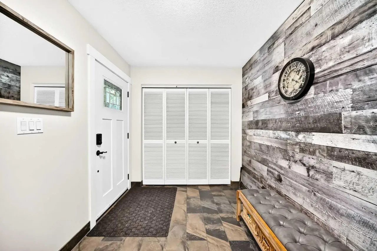 204 Midridge Crescent SE