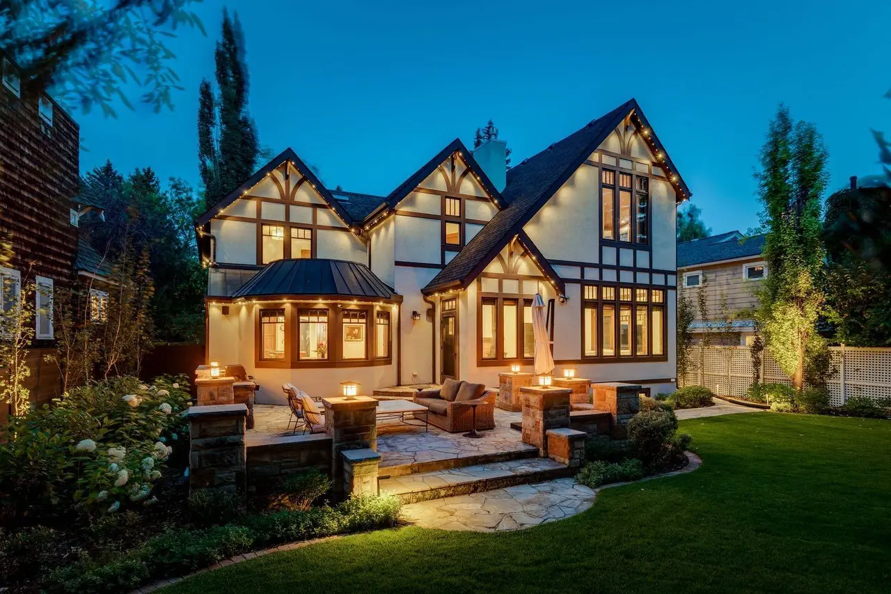 2703 Carleton Street SW