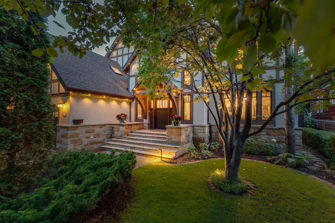 2703 Carleton Street SW