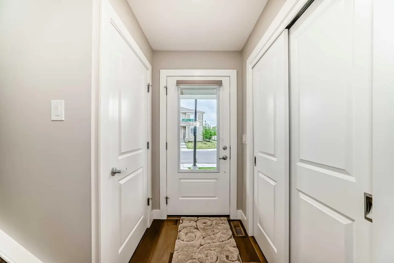8 Yorkville Link SW