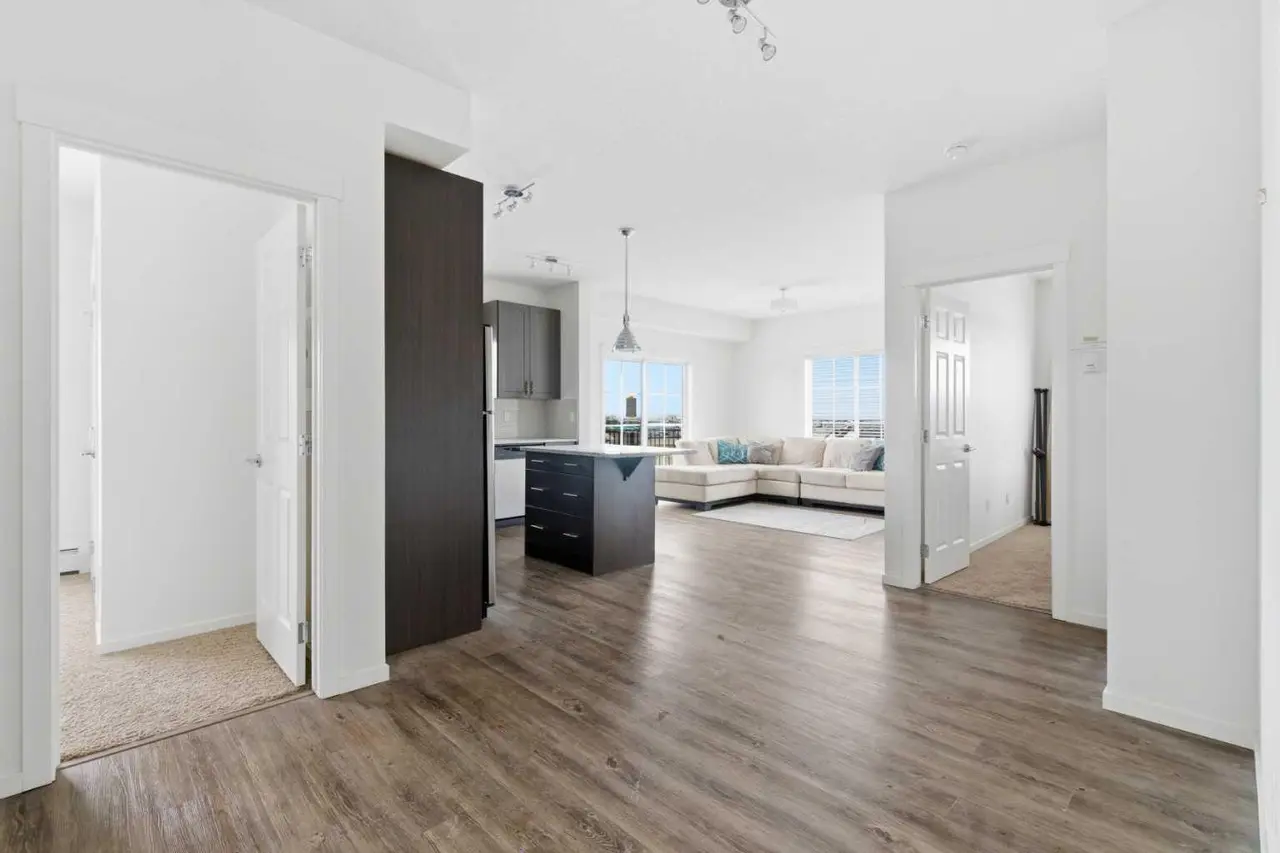 1411, 99 Copperstone Park SE