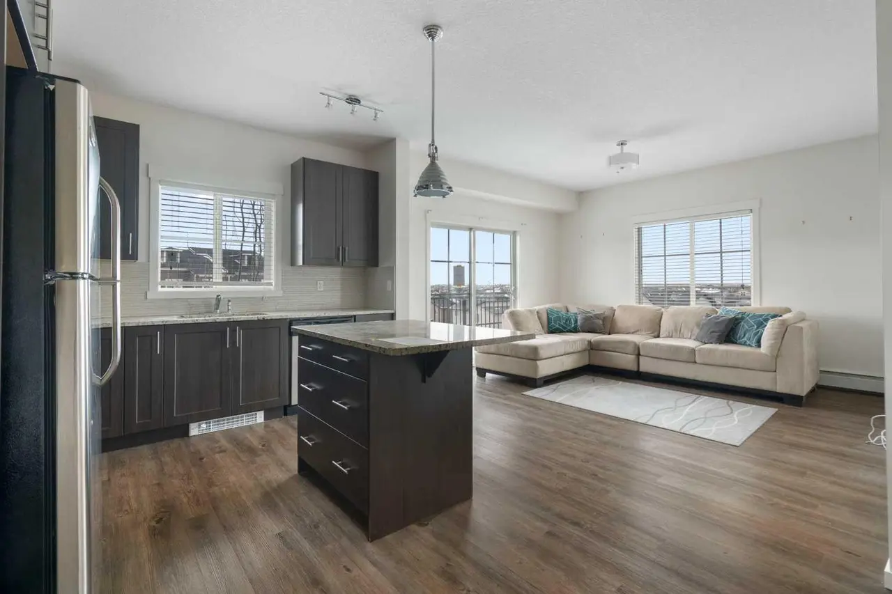 1411, 99 Copperstone Park SE