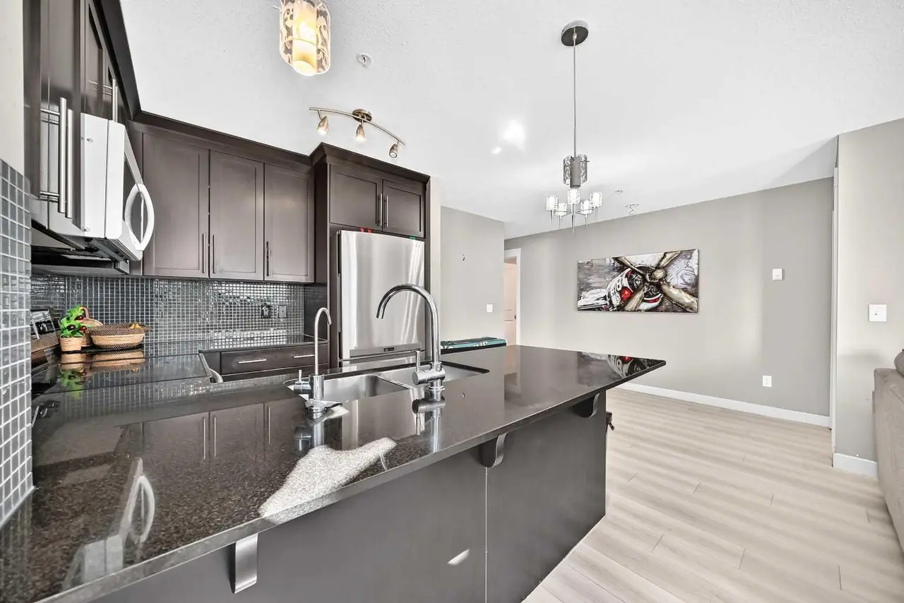 1106, 155 Skyview Ranch Way NE
