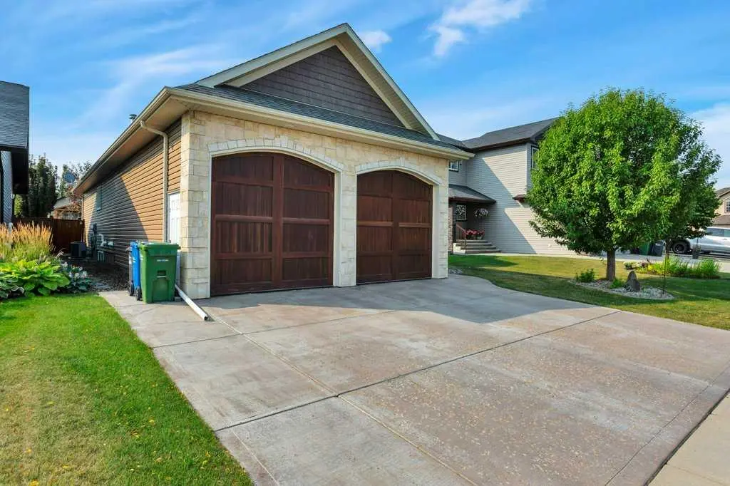 63 Carter Close 