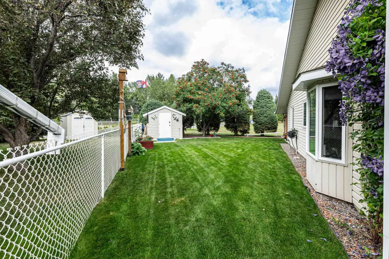 4634 42 Street Crescent 