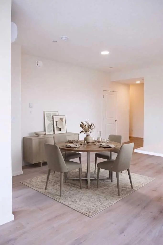 1303, 47 Creekview Gardens SW