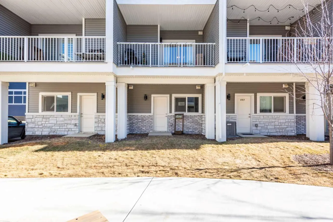 902, 33 Merganser Drive W