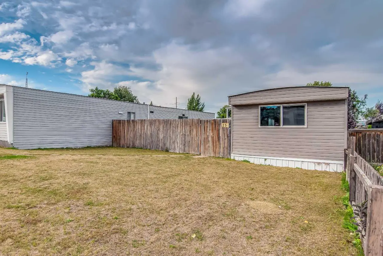 25A, 4000 13 Avenue SE