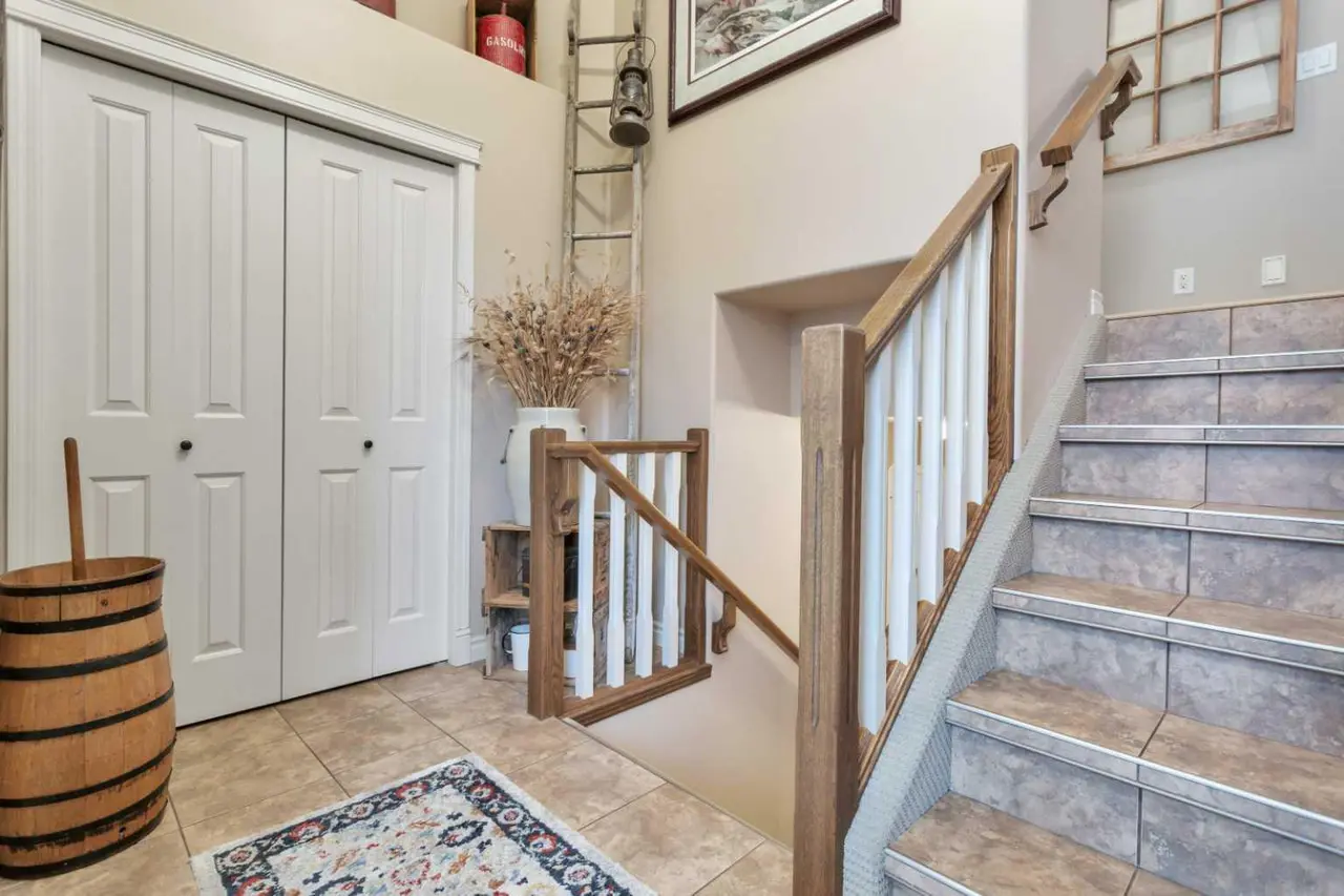 52 Irving Crescent 
