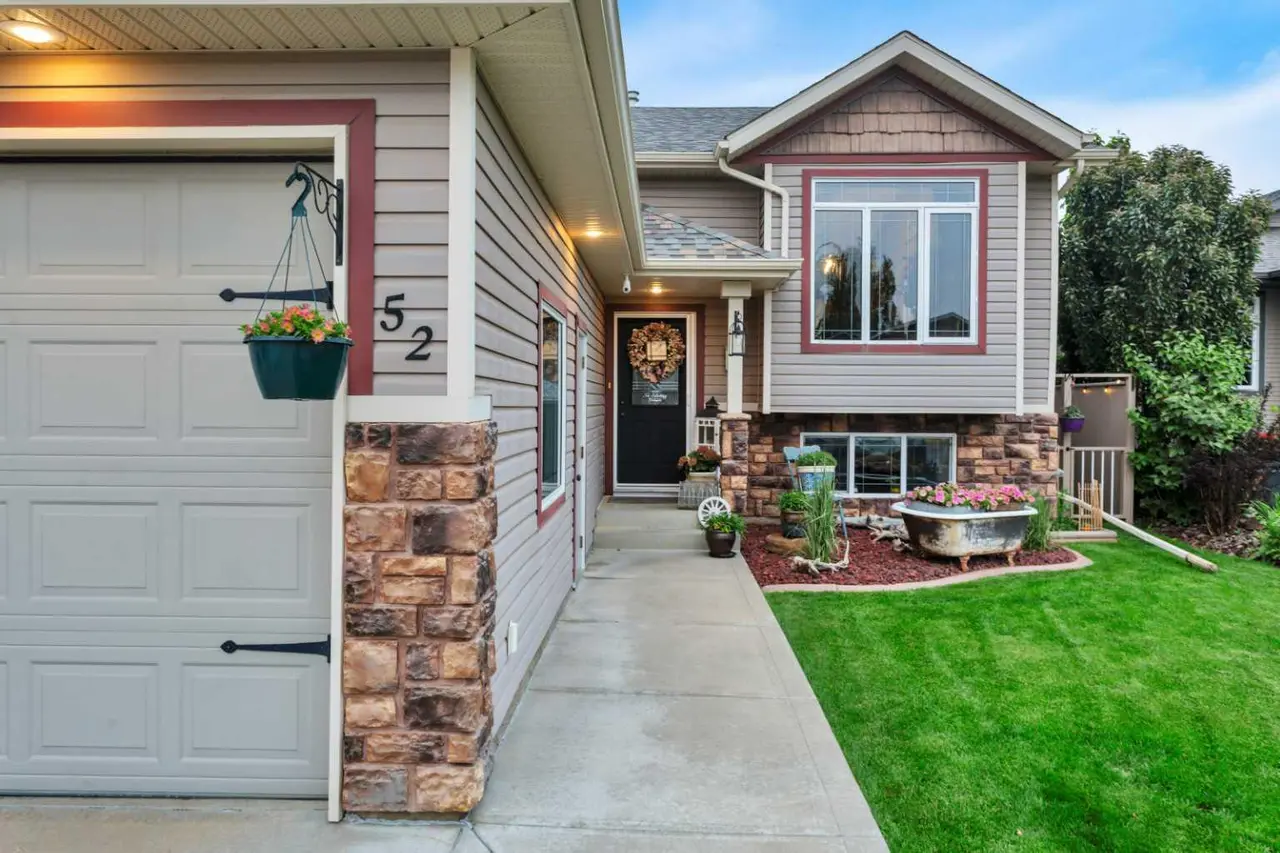 52 Irving Crescent 